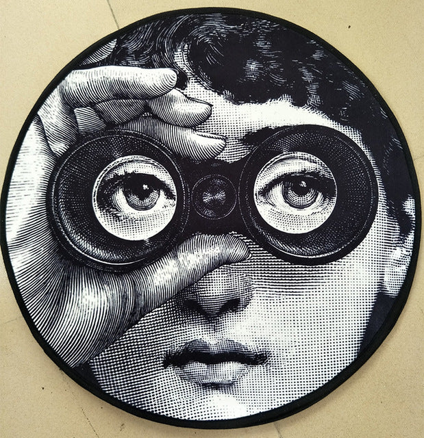 Round Abstract Face Carpet — Black & White Art Rug