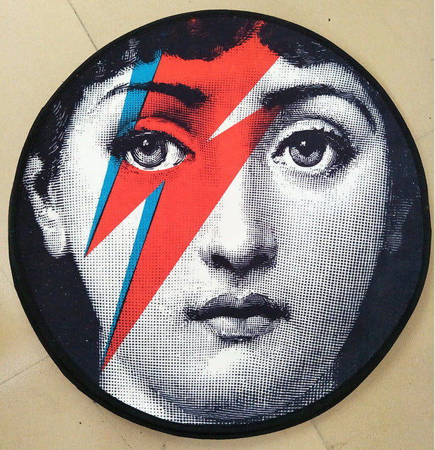 Round Abstract Face Carpet — Black & White Art Rug